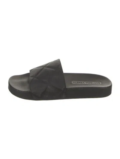 Pre-owned Bottega Veneta Rubber Slides In Black