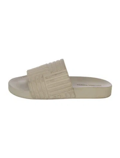 Pre-owned Bottega Veneta Rubber Slides In Neutral