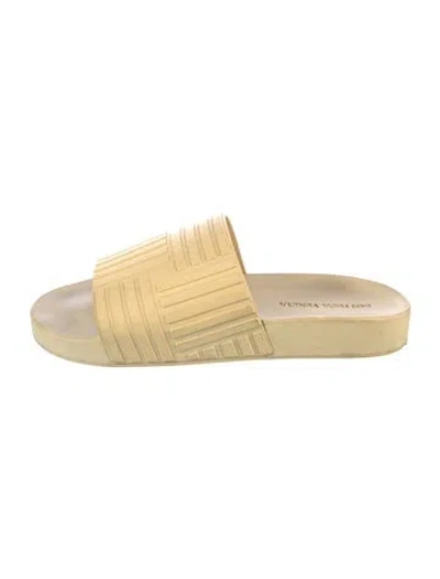 Pre-owned Bottega Veneta Rubber Slides In Neutral