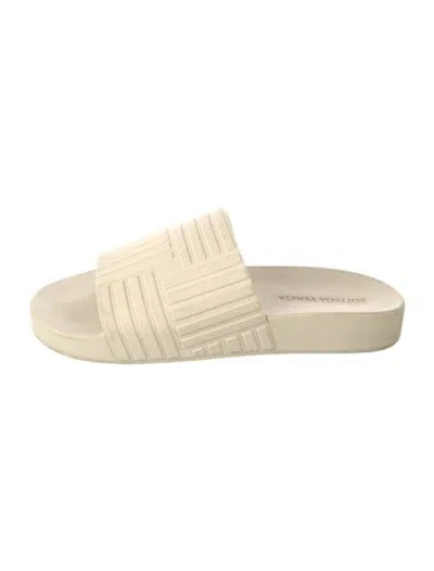Pre-owned Bottega Veneta Rubber Slides In Neutral