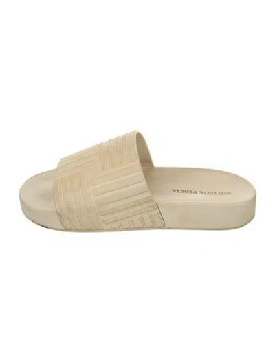 Pre-owned Bottega Veneta Rubber Slides In Neutral