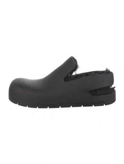 Pre-owned Bottega Veneta Rubber Slingback Flats In Black