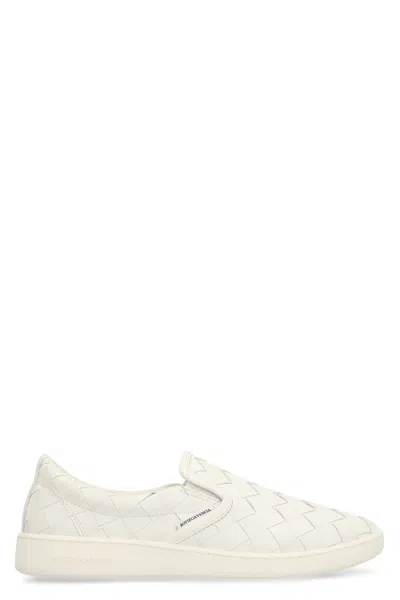 Bottega Veneta Sawyer Intrecciato Leather Low-top Sneakers In White