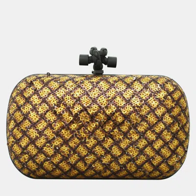 Pre-owned Bottega Veneta Sequin Knot Clutch In Gold