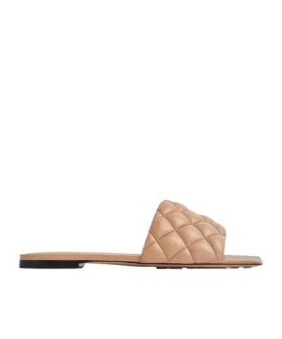 Bottega Veneta Sewing And Dragging In Nude