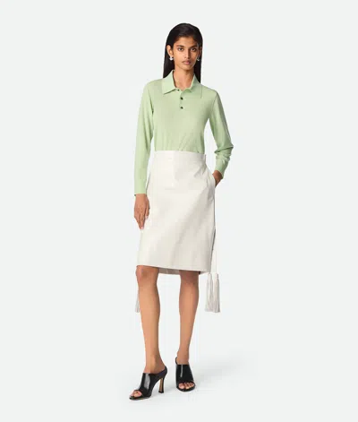 Bottega Veneta Jupe En Cuir Brillant In Chalk