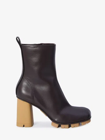 Bottega Veneta Shore Leather Ankle Boots In Brown