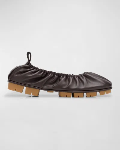 Bottega Veneta Shore Leather Elastic Ballerina Flats In 2113 Fondant