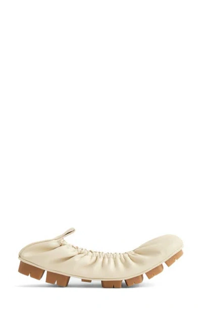 Bottega Veneta Shore Lug Sole Ballet Flat In Sea Salt