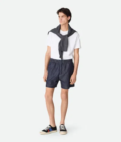 Bottega Veneta Shorts Aus Denim Mit Indigo-waschung In Purple