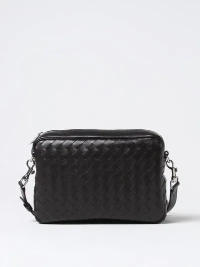 Bottega Veneta Men Braided Camera Bag In Black