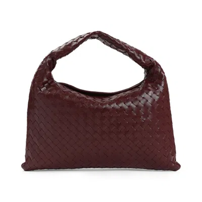 Bottega Veneta Shoulder Bag With Intrecciato Craftsmanship In Calf Leather. In Red