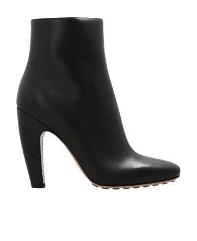 Bottega Veneta Leather Pompei Booties With Inner Zip 11cm In Black