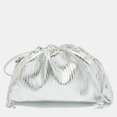 Pre-owned Bottega Veneta Silver Textured Leather Mini The Pouch Bag