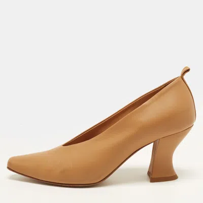 Pre-owned Bottega Veneta Size 37.5 Beige Leather Almond Toe Pumps In Sand