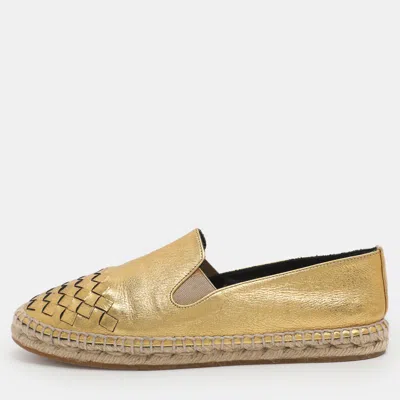 Pre-owned Bottega Veneta Size 38 Gold Intrecciato Foil Leather Espadrille Flats