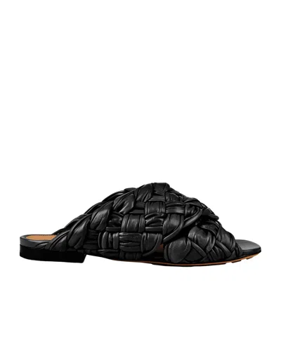 Bottega Veneta Sleek Flat Mules In Black