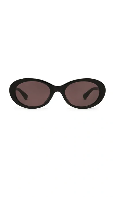 Bottega Veneta Slim Ribbon Oval Sunglasses In Black