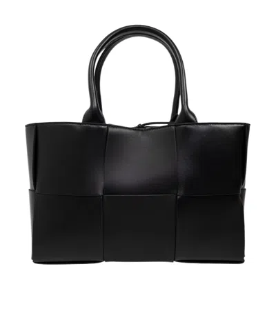 Bottega Veneta Small Arco Handbag In Black