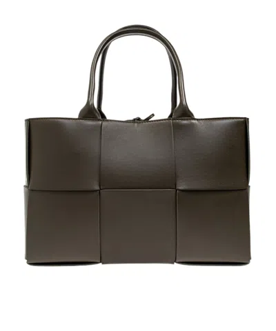 Bottega Veneta Small Arco Handbag In Black