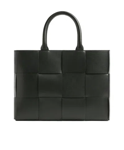 Bottega Veneta Small Arco Shoulder Bag In Black