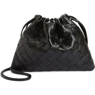 Bottega Veneta Small Dustbag Intrecciato Leather Shoulder Bag In 8425 Black-gold
