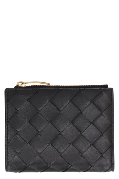 Bottega Veneta Intrecciato Bi-fold Wallet In Black