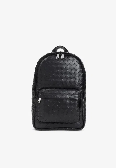 Bottega Veneta Small Intreccio Backpack In Black