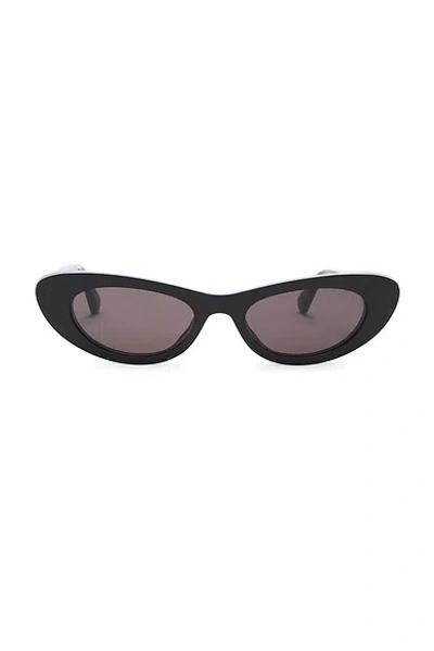 Bottega Veneta Snap Cat Eye Sunglasses In Black