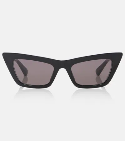 Bottega Veneta Snap Cat-eye Sunglasses In Black