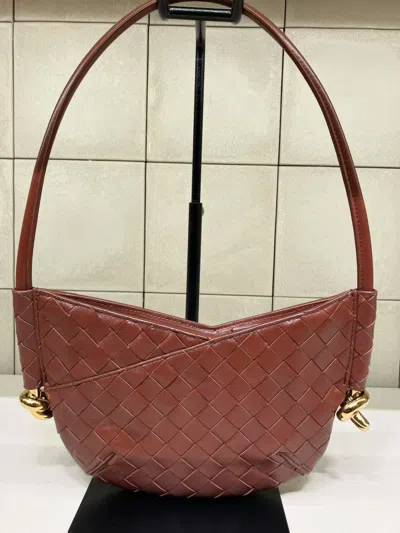 Bottega Veneta Solstice Mini Shoulder Bag In 2506 Sapele-muse Brass