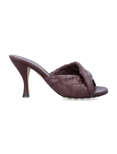 Bottega Veneta Sophisticated Mini Flat With Folded Tail And Slip-on Design In Deep Mahogany