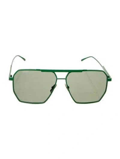 Pre-owned Bottega Veneta Square Tinted Sunglasses In Green