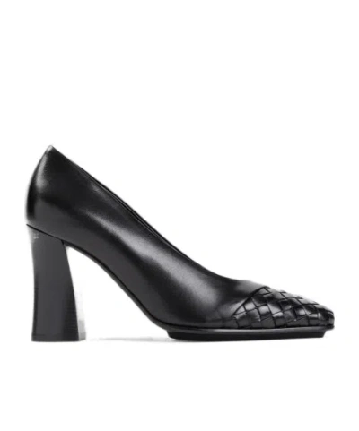 Bottega Veneta 95 Intreccio Leather Pumps In Black