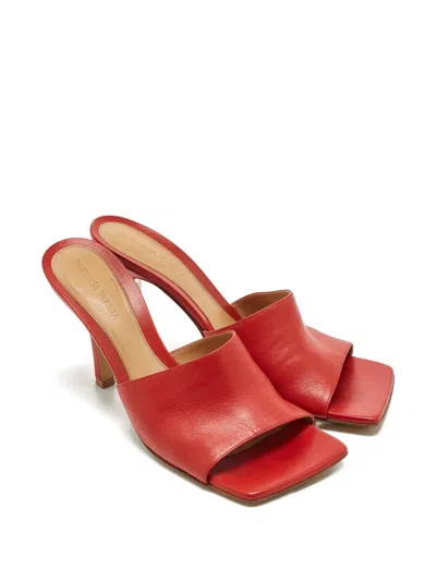 Pre-owned Bottega Veneta Square-toe Leather Sandals In Red