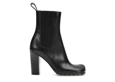 Pre-owned Bottega Veneta Storm Moulded Toe Leather Chelsea Boot (women's) Sneakers In Black