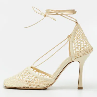 Pre-owned Bottega Veneta Strech Size 40 Cream Knit Fabric And Leather Wrap Around Pumps In White