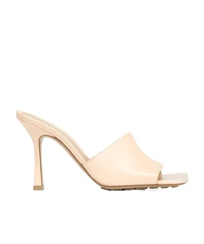 Bottega Veneta Stretch 100mm Mules In Nude