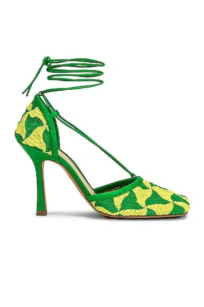 Bottega Veneta Stretch 90 Wavy Crochet Pumps In Green