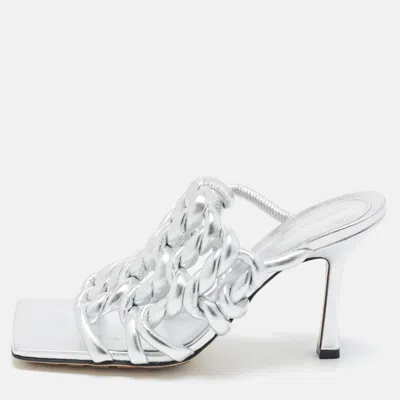 Pre-owned Bottega Veneta Stretch Size 37 Silver Woven Leather Slide Sandals