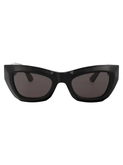 Bottega Veneta Bv1251s Sunglasses In 001 Black Black Grey