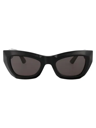 Bottega Veneta Sunglasses In Black