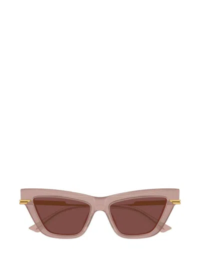 Bottega Veneta Logo Mixed-media Cat-eye Sunglasses In Red