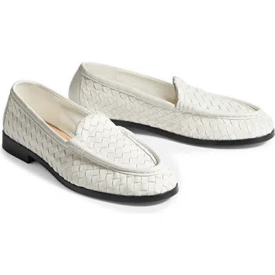 Bottega Veneta Silenzio Leather Loafers Closed Toe Woven Design In White