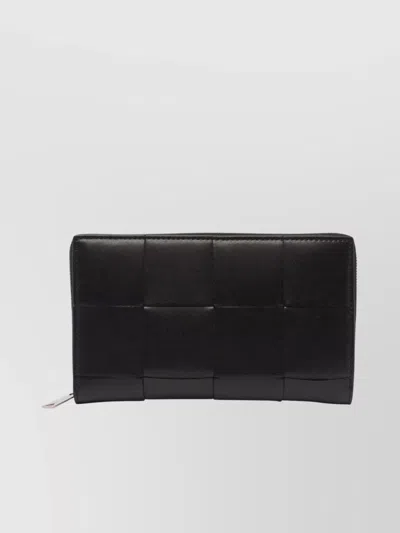 Bottega Veneta Textured Rectangular Wallets With Stylish Exterior In Black