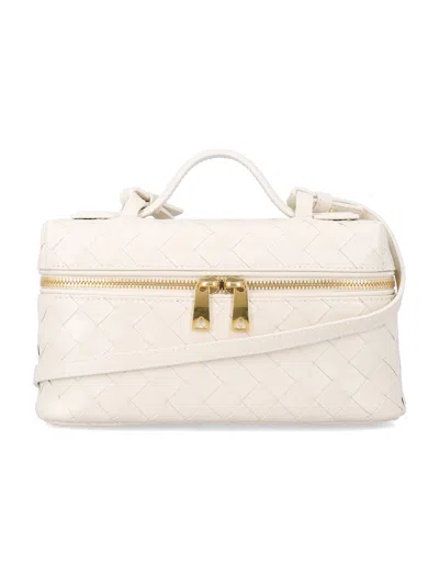 Bottega Veneta The Bang Bang Mini Vanity Case - 13cm X 23cm X 6cm In Sand