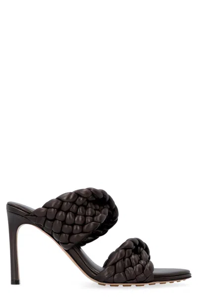 BOTTEGA VENETA BOTTEGA VENETA THE CURVE LEATHER MULES
