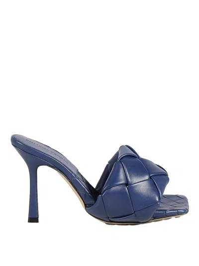 Bottega Veneta The Lido Dcollet In Blue
