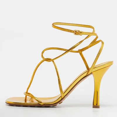 Pre-owned Bottega Veneta The Line Size 39 Gold Leather Ankle Strap Sandals