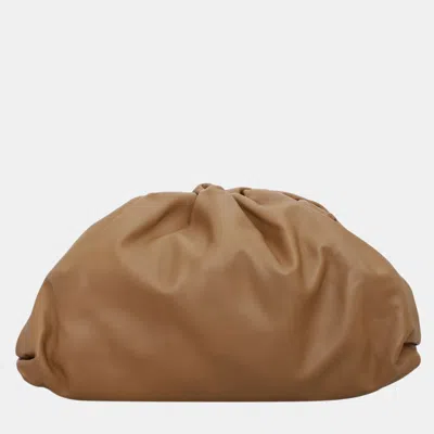 Pre-owned Bottega Veneta The Oversized Pouch Brown Leather Clutch